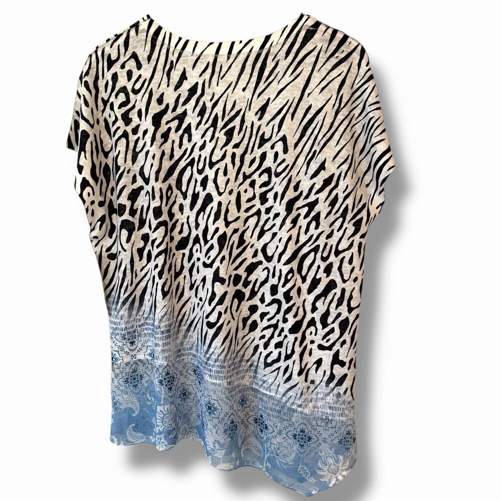Jess & Jane Small "Panthera" Tunic Top Animal Blouse Lightweight Blue Hem NWT - Picture 2 of 6